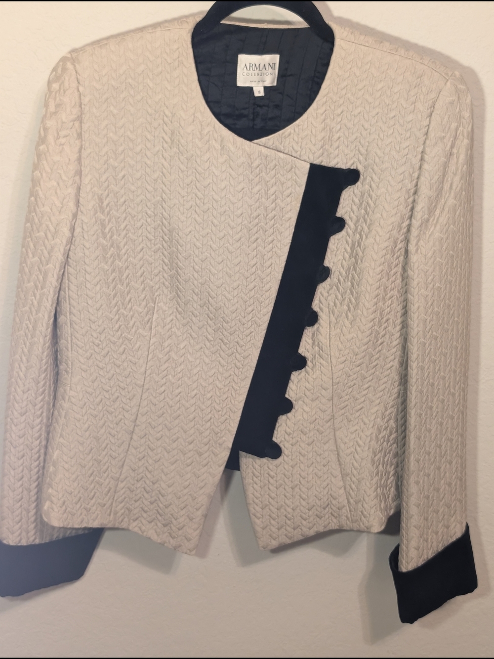 Armani Collezioni Cream Textured Jacket with Black Trim - Picture 3 of 5